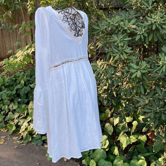 EUC Charlotte Russe Boho Renaissance Long Line Embroidered Top Size XS - Picture 9 of 10